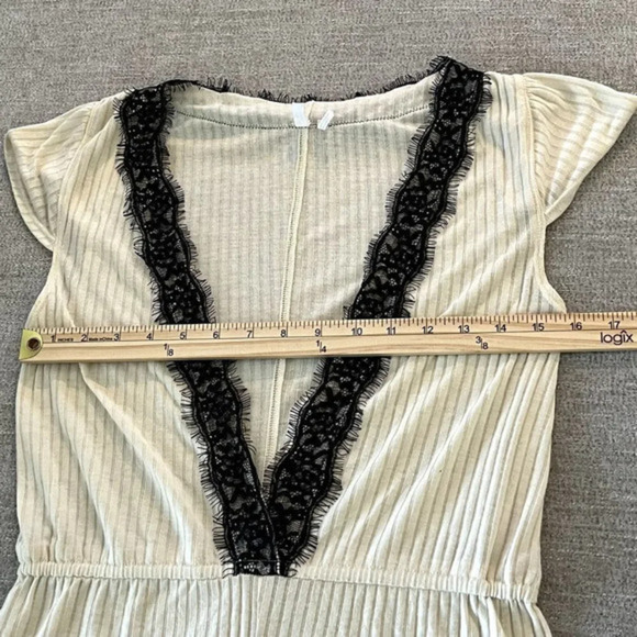 Out From Under Size M Ivory Ribbed Romper Pajamas V-Neck with Lace Detail - Picture 5 of 7